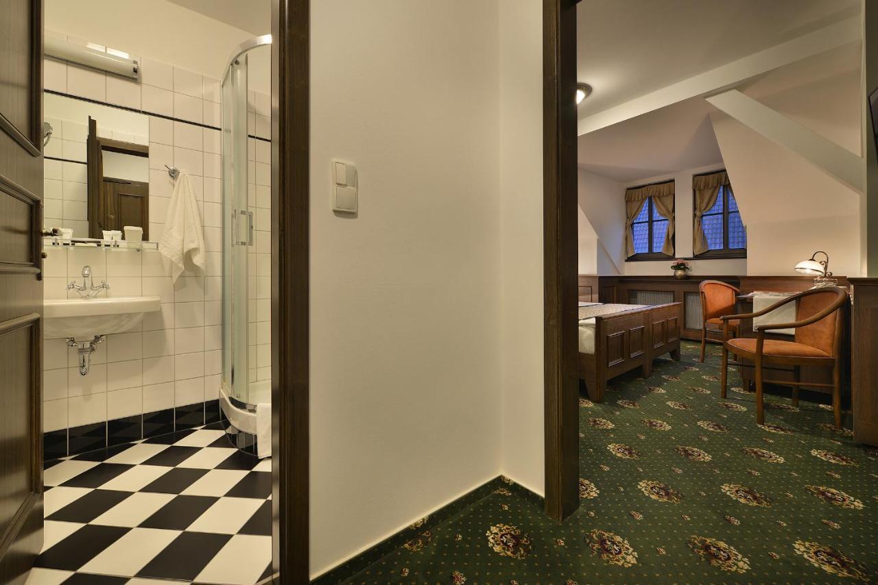 Hotel Podhrad Глубока-над-Влтавой Экстерьер фото
