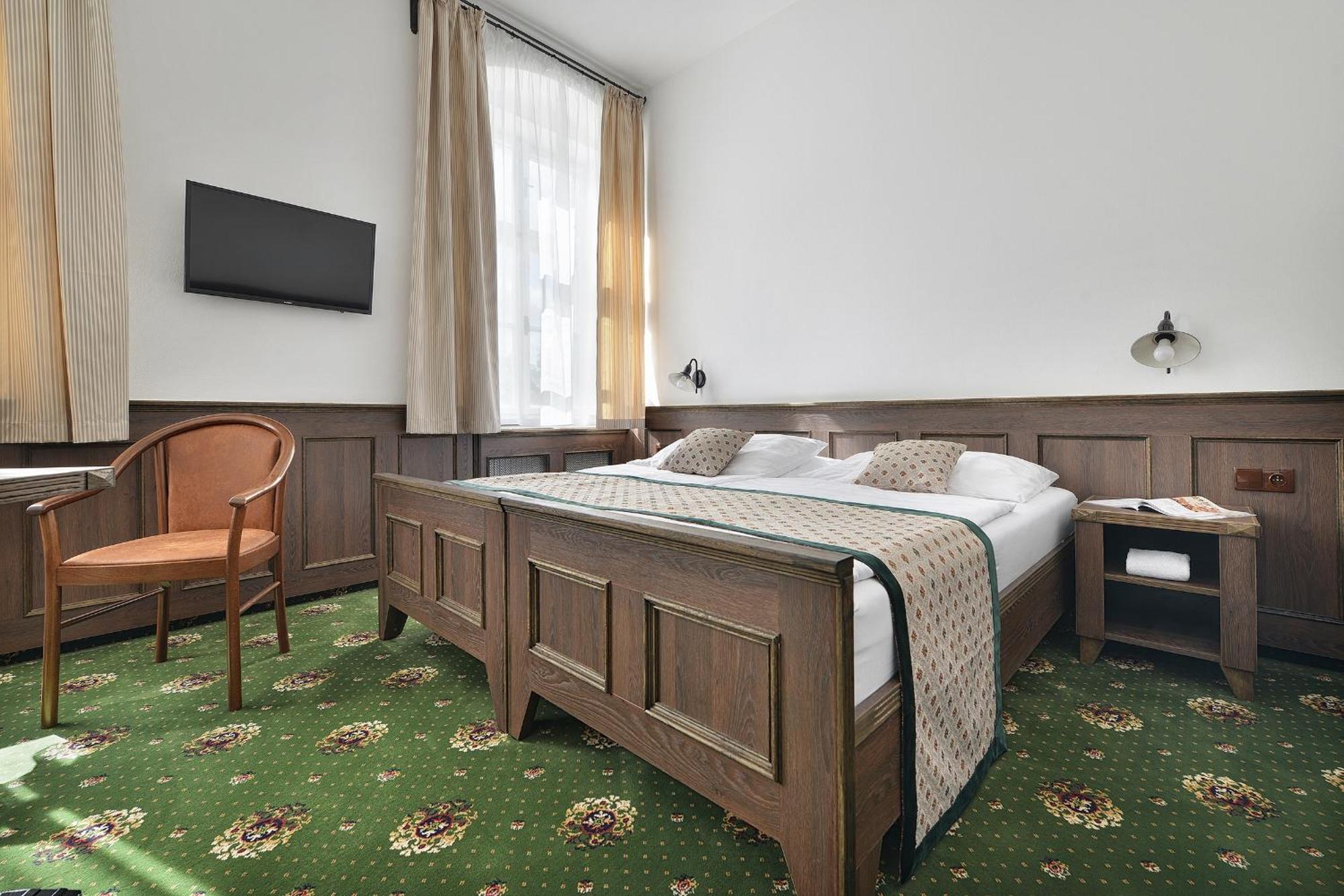 Hotel Podhrad Глубока-над-Влтавой Экстерьер фото