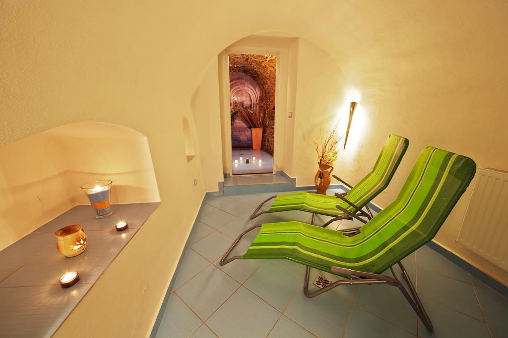 Hotel Podhrad Глубока-над-Влтавой Экстерьер фото