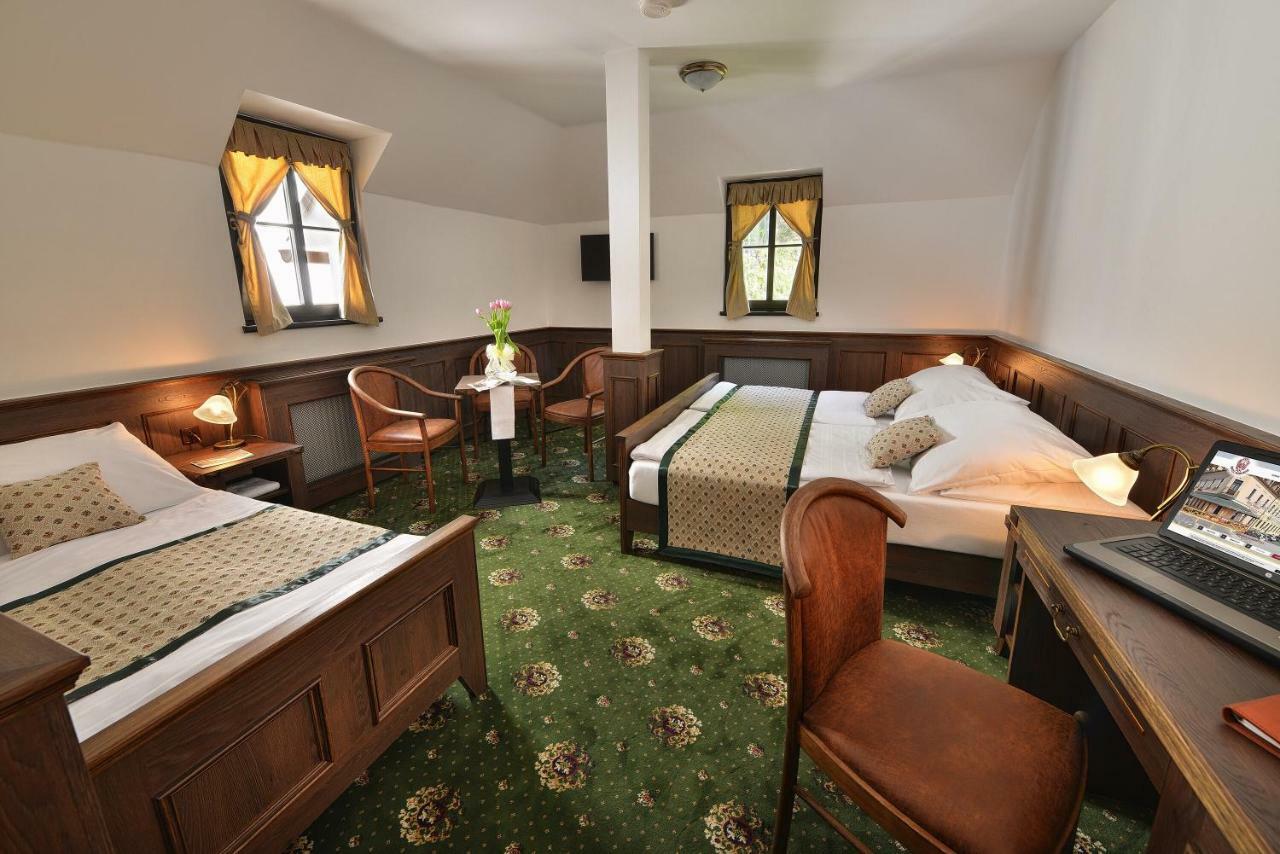 Hotel Podhrad Глубока-над-Влтавой Экстерьер фото