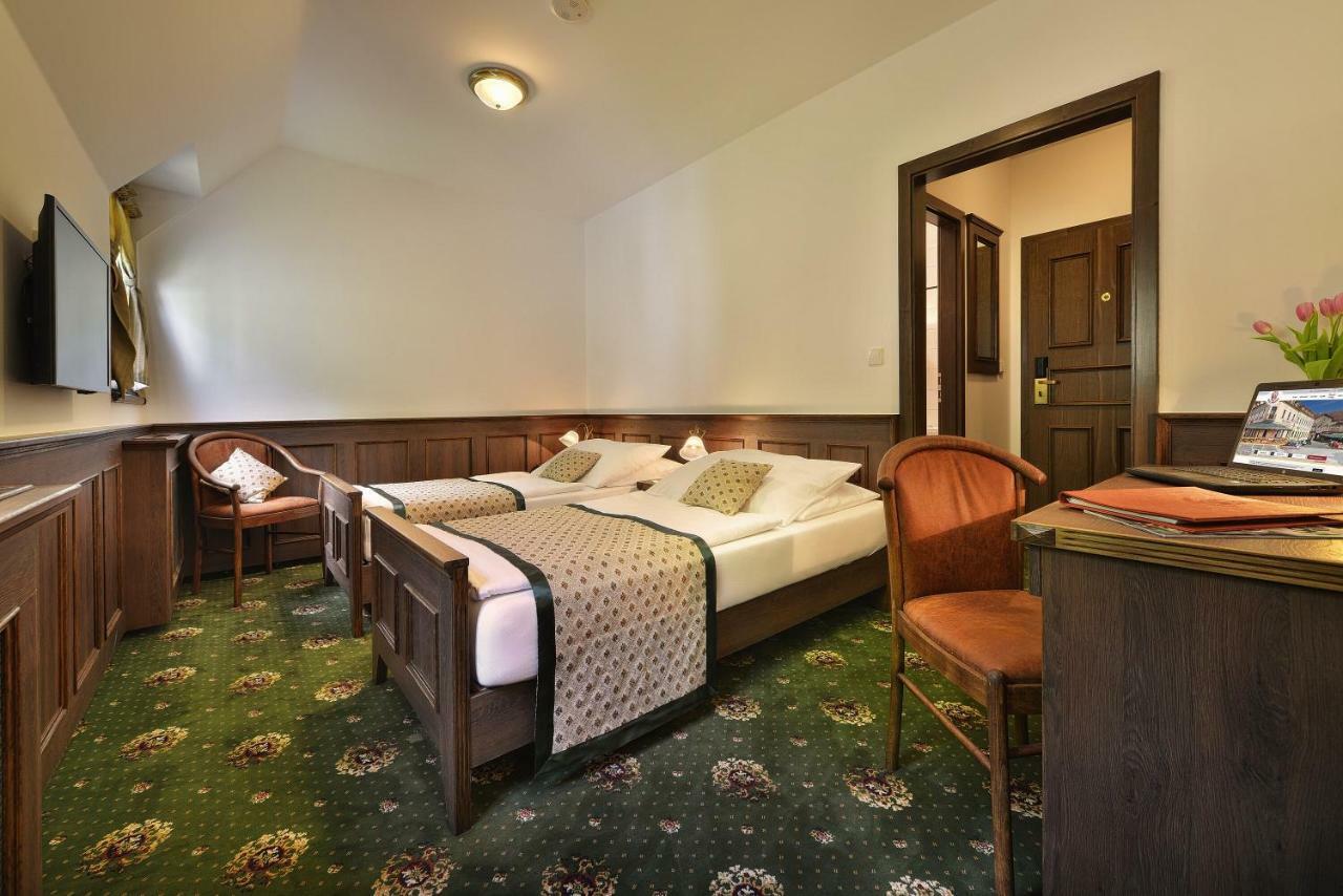 Hotel Podhrad Глубока-над-Влтавой Экстерьер фото